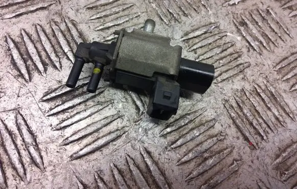Mitsubishi Outlander Vacuum valve K5T46498