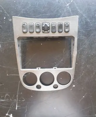 Mercedes-Benz A W168 Radio/GPS head unit trim A1686802336 1688203810