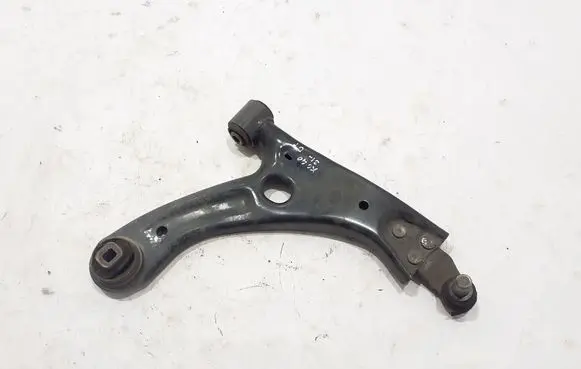 Volvo XC40 Front lower control arm/wishbone 32221282