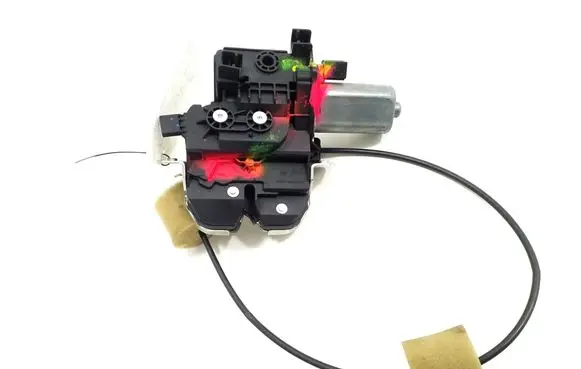 Loading door lock