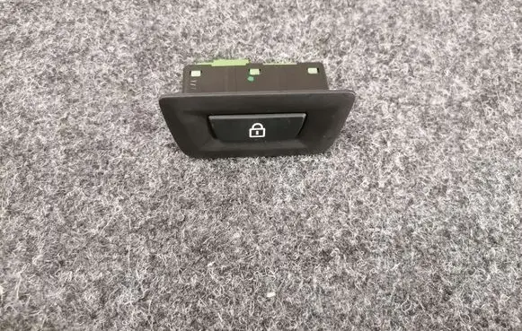 BMW 6 F06 Gran coupe Tailgate/boot open switch button 9275120