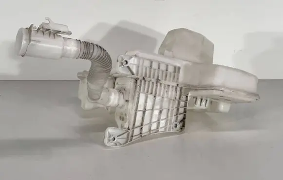 Audi A3 S3 8V Windshield washer fluid reservoir/tank 5Q0955453R A955453 90955453