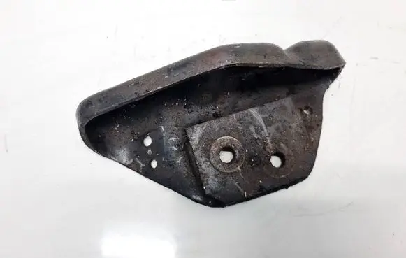 Ford Explorer Engine mounting bracket 