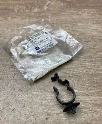 Opel Astra G Other engine bay part 90571650 GMHOSECLAMP