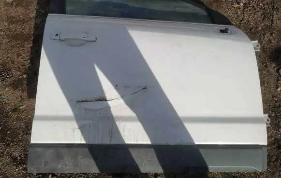 Opel Antara Front door baltos