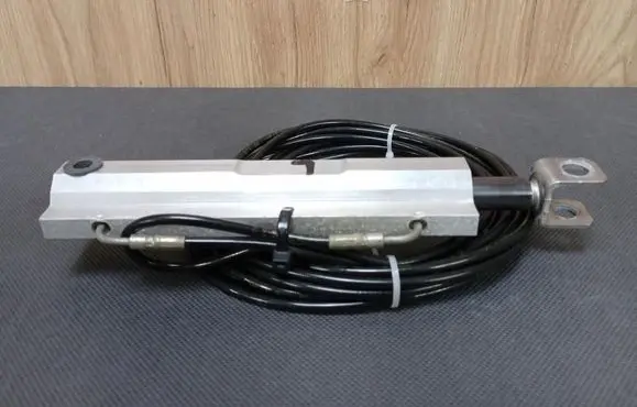 Mercedes-Benz SLK R170 Convertible roof line/pipe/hose 1708000572 A1708000572