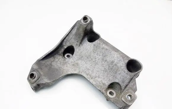 BMW 1 E81 E87 Engine mounting bracket 6455