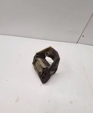BMW 5 E39 Radiator mount bracket 2247895