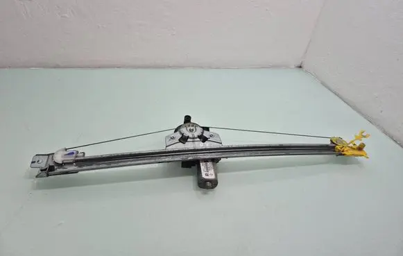 Opel Vivaro Front door window regulator with motor 91165704H