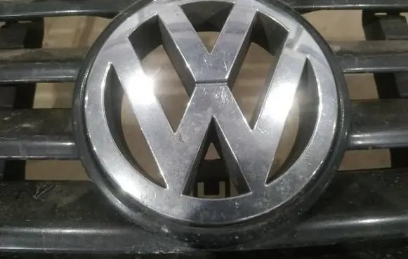 Volkswagen Sharan Manufacturer badge logo/emblem
