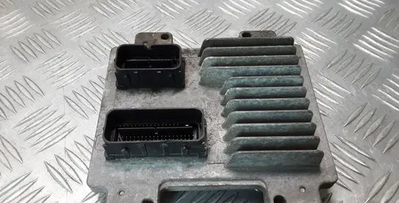 Opel Corsa D Engine control unit/module 55576685