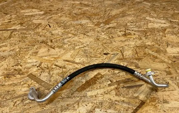 Volvo XC40 Air conditioning (A/C) pipe/hose 31694881