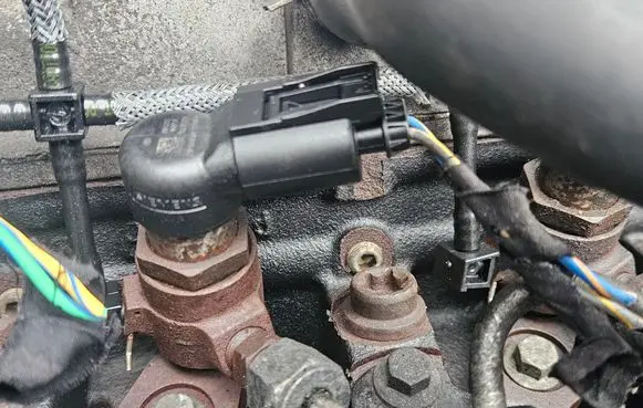 Fuel injector