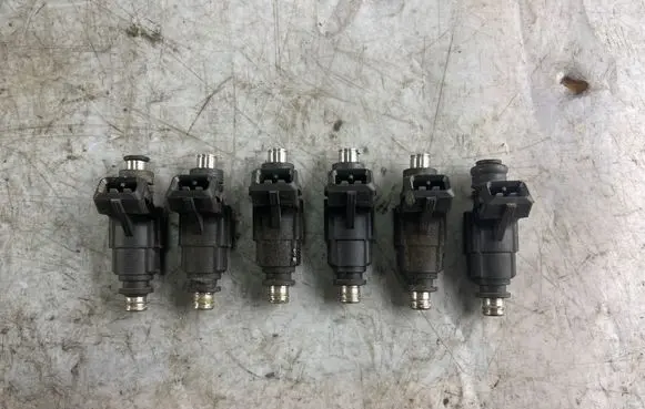 Fuel injectors set