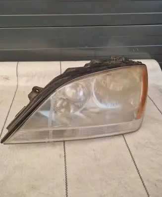 KIA Sorento Headlight/headlamp 921013E0