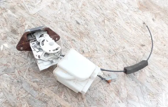Honda FR-V Loading door lock 