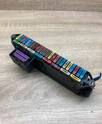 Seat Ibiza II (6k) Fuse module 6X0937617E