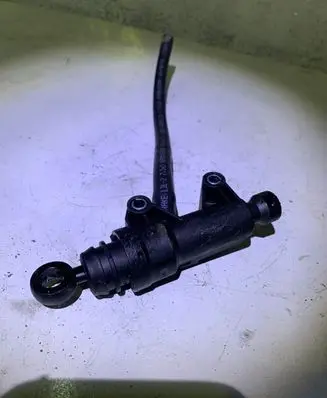 BMW 1 F20 F21 Clutch master cylinder 136706