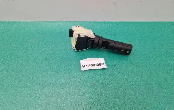 Nissan Qashqai Indicator stalk 14425