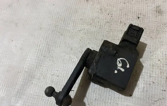 Mercedes-Benz C W203 Headlight/headlamp level sensor a0105427717 0105427717