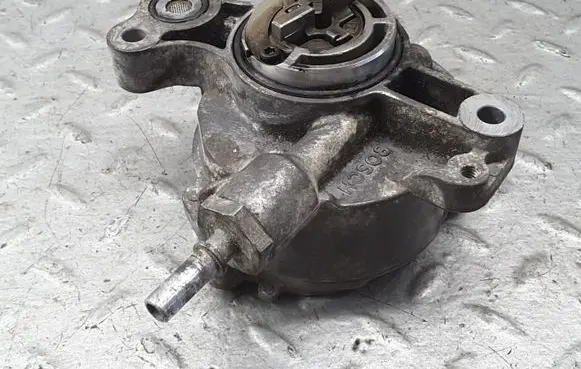 Ford Focus C-MAX Vacuum pump