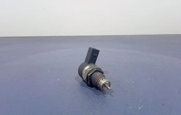 Volkswagen PASSAT B6 Sensor 057130764H