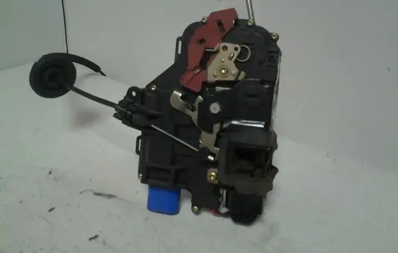 Audi A8 S8 D3 4E Rear door lock 4E0839016