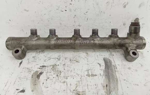 Volvo XC60 Fuel main line pipe 31303612 A526109504287