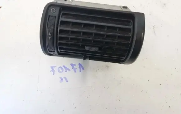 Audi A4 S4 B5 8D Dash center air vent grill 8d1820902