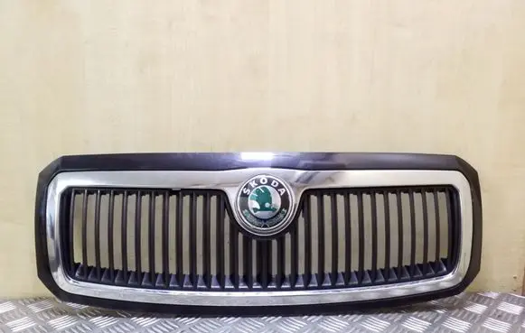 Skoda Fabia Mk1 (6Y) Front bumper upper radiator grill 6Y0853661 6Y0853668