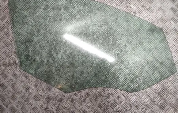 Volvo XC60 Front door window glass four-door E243R001106