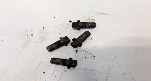 Ford Focus Nuts/bolts