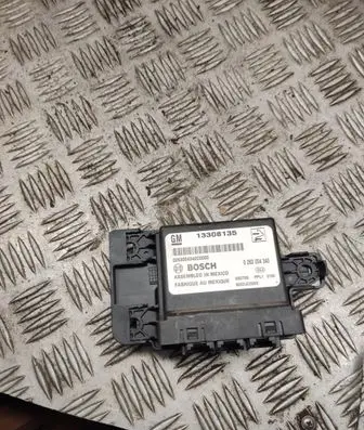 Opel Insignia A Parking PDC control unit/module 13308135