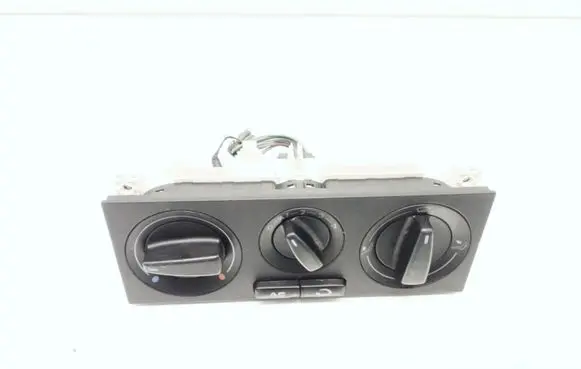 Volkswagen PASSAT B5 Climate control unit 1J0820045E