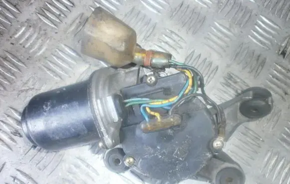 Subaru Forester SF Wiper motor