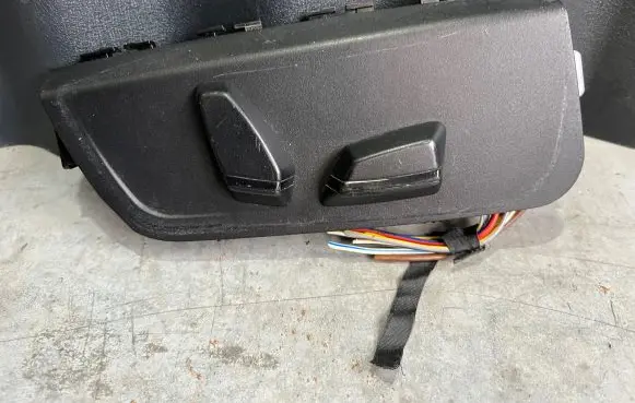 BMW 5 F10 F11 Seat control switch 9299230
