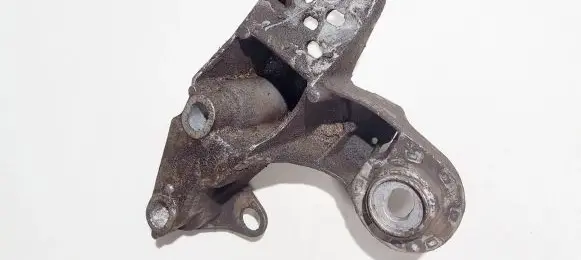 Audi A4 S4 B5 8D Engine mounting bracket 8d0199351h