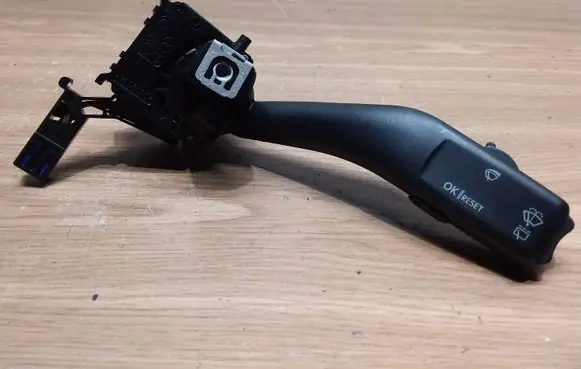 Skoda Octavia Mk2 (1Z) Wiper control stalk 1K0953519A