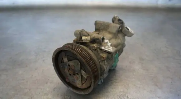 Renault Kangoo I Air conditioning (A/C) compressor (pump) 8200315744