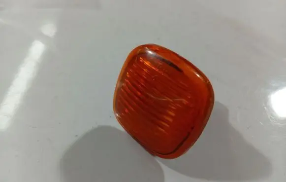 Front fender indicator light