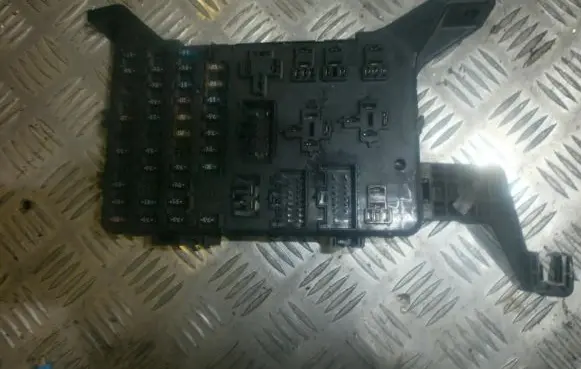 Ford Mondeo Mk III Fuse box set 4s7t14a073aa