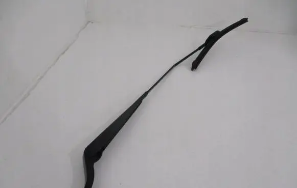 Peugeot 208 Front wiper blade arm 9673292080