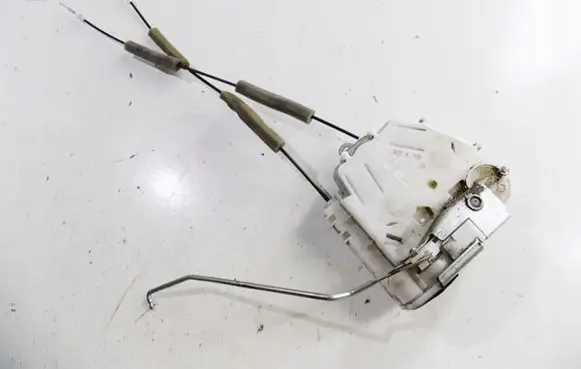 Honda FR-V Front door lock