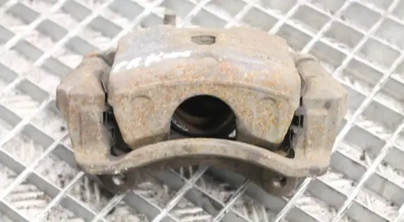 Hyundai i40 Front brake caliper