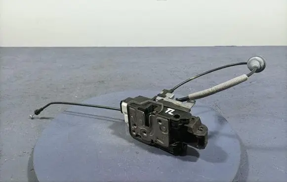 Volvo XC90 Rear door lock 31349902