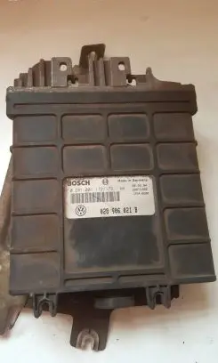 Volkswagen PASSAT B4 Engine control unit/module 028906021B 28RTD289 0281001172