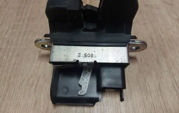 Skoda Yeti (5L) Tailgate/trunk/boot lock/catch/latch 5L6827505C