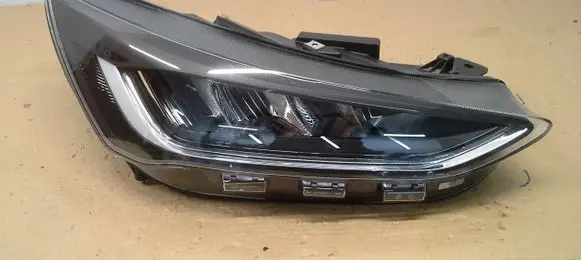 Ford Focus Headlight/headlamp HX7B13E014CF