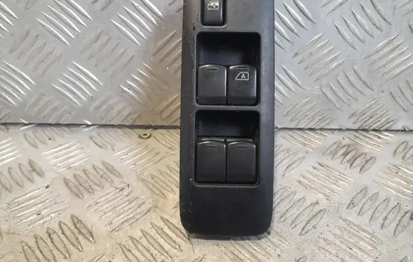 Nissan Qashqai Electric window control switch 25401BR00A 1660