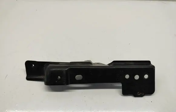 Audi Q7 4L Fender mounting bracket 4L0805698